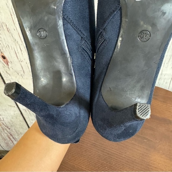 CALVIN KLEIN below the ankle women’s bootie Blue Micro suede size 8.5 EUC - Picture 3 of 12